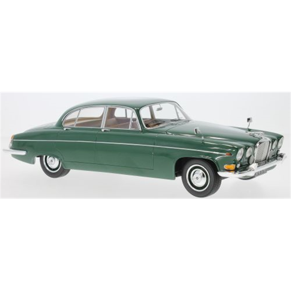 Jaguar 420 G (MKX) Dark Green (RHD)