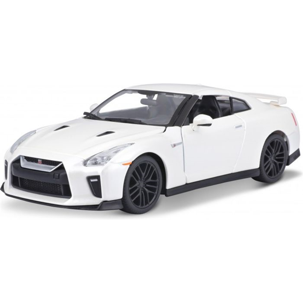 Nissan GT-R 2017 White