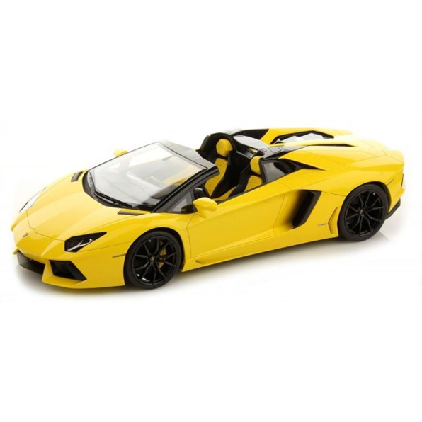 Lamborghini Aventador Roadster 2013 Yellow