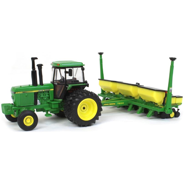 John Deere 4450 w/7200 Planter