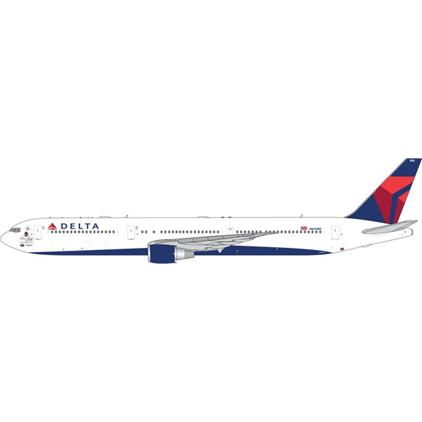 Boeing B767-400ER Delta Airlines N842MH 'Vince Dooley'