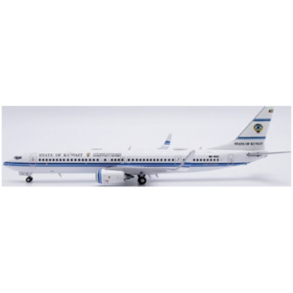 Boeing 737-900ER State of Kuwait 9K-GCC w/Antenna