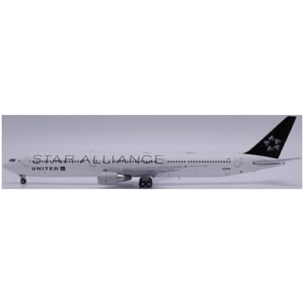 Boeing 767-400ER United Airlines Star Alliance N76055 w/Antenna