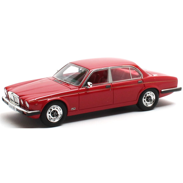 Jaguar XJ6 SIII 4.2 Damson Red 1979-1985