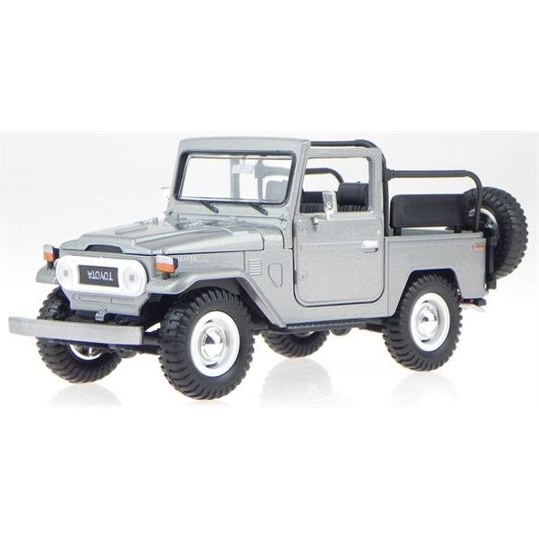 Toyota Land Cruiser FJ 40 Open-Silver Grey