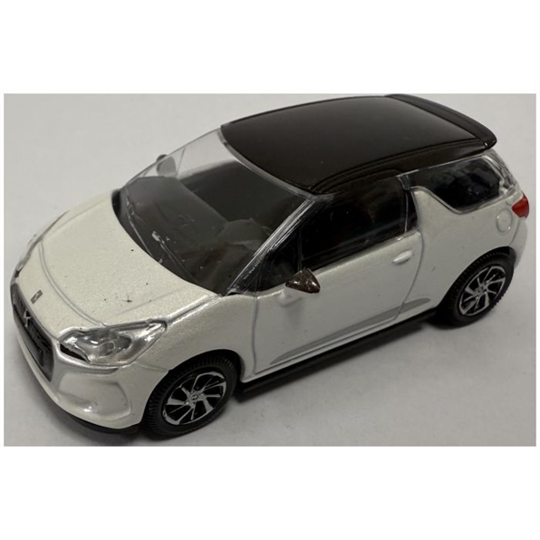 DS 3 2016 White/Black Roof