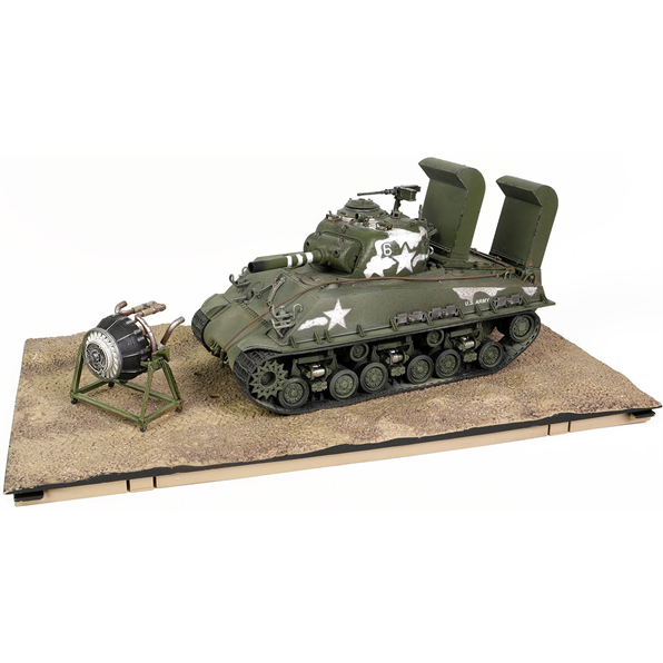 Sherman M4E8 (105) U.S. Medium Tank HVSS w/Deep Wading Gear 711th Battalion 1945