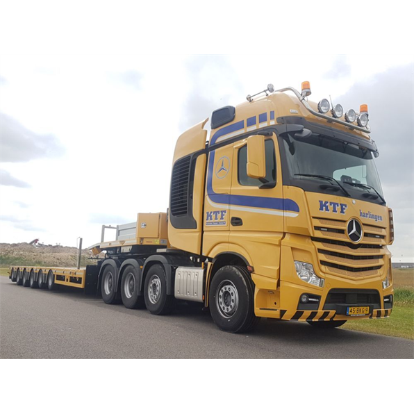 Mercedes Benz Actros MP4 SLT Giga Space 8X4 Low Loader 6 Axle 'KTF Harlingen'